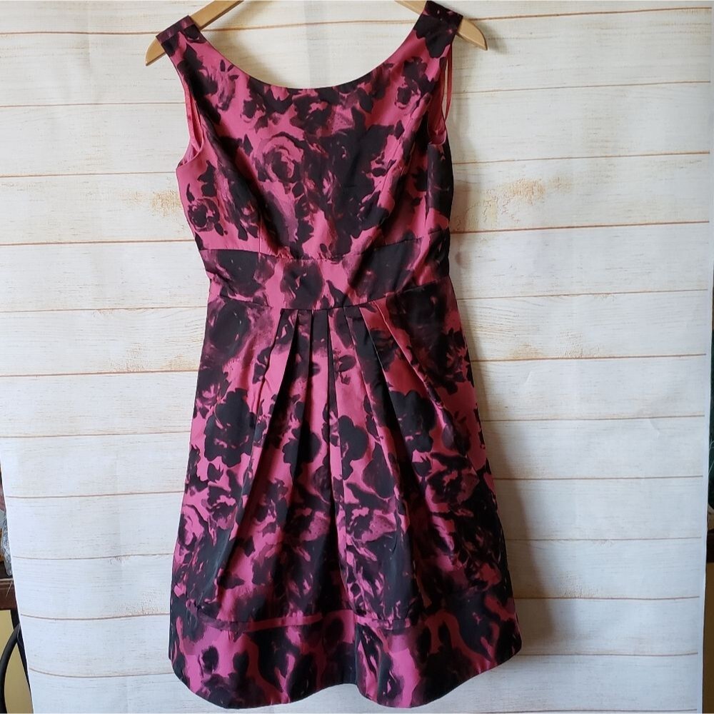 Eliza J Taffeta Floral Sleeveless Dress Size 4P Pockets Party Cocktail